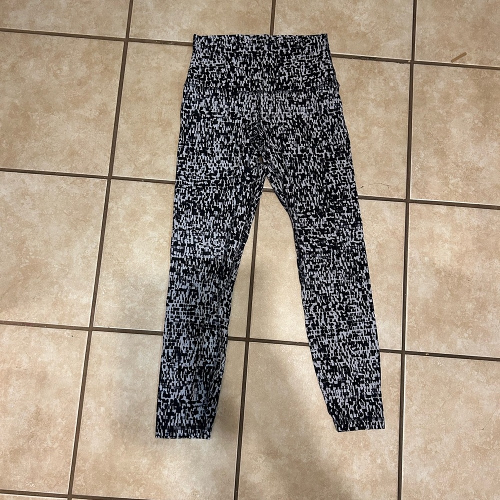 Lululemon Align Pant II 25"
Urban Block Ice Grey Black